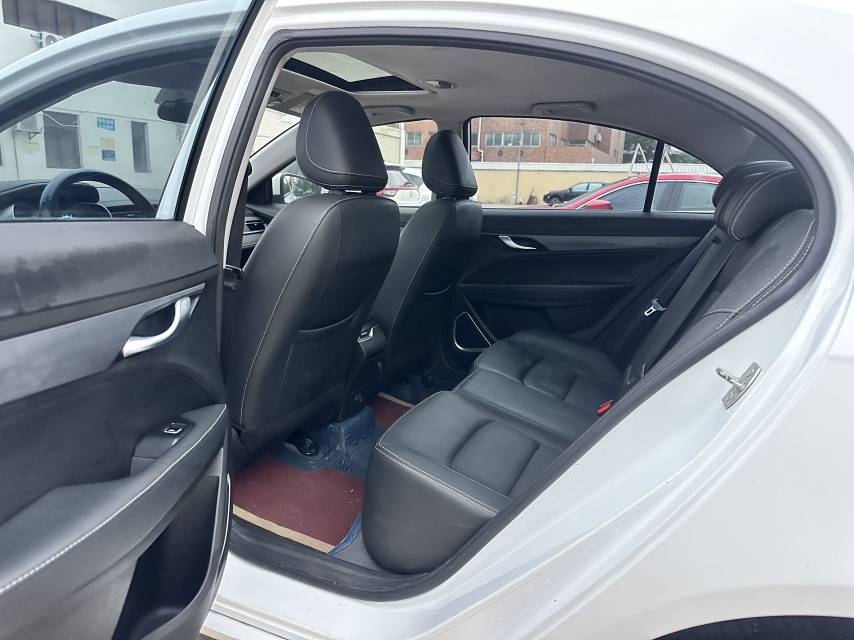 GEELY Emgrand 2021 #8 GEELY Emgrand 2021 car image #8