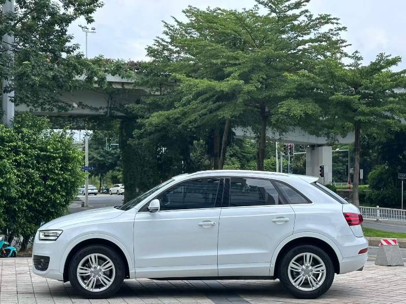 Audi Q3 2015 car image #3