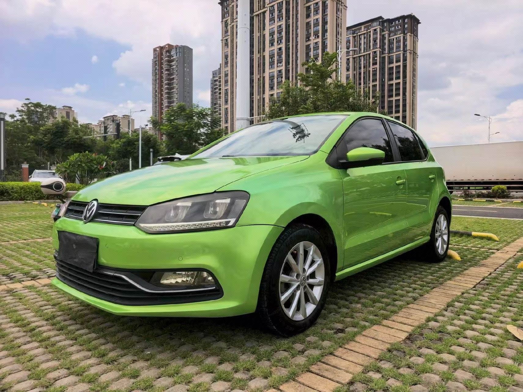Volkswagen Polo 2015 Volkswagen Polo 2015 car image
