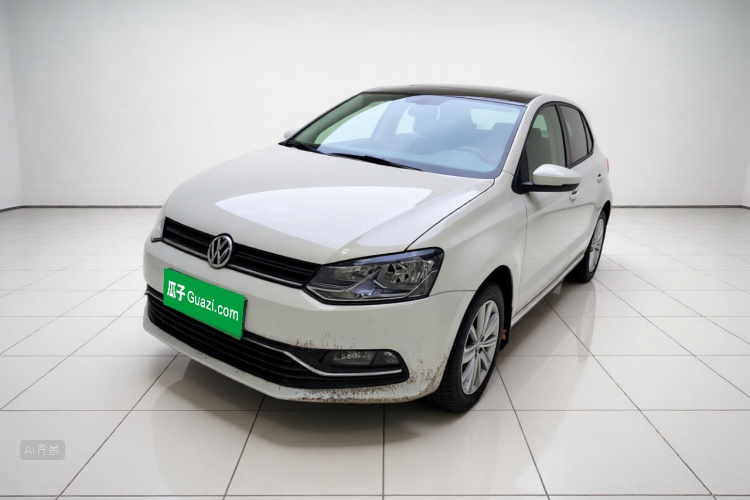 Volkswagen Polo 2015 car image #2