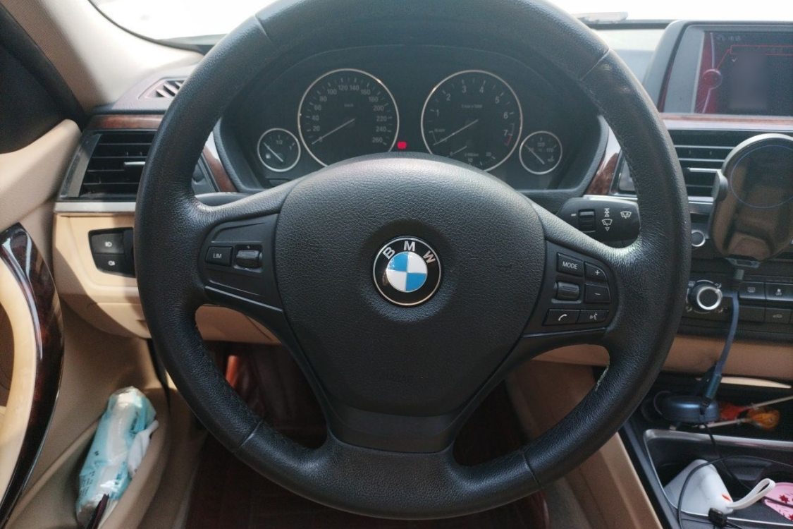 BMW 3 Series 2012 #22 BMW 3 Series 2012 car image #22