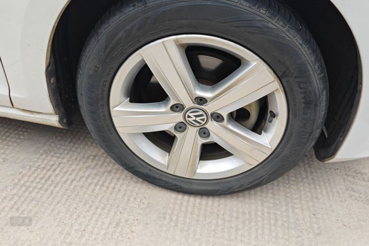 Volkswagen Golf 2016 car image #9