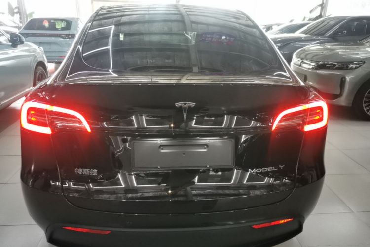 Tesla Model Y 2023 #6 Tesla Model Y 2023 car image #6