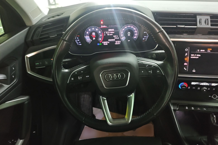 Audi Q3 2020 #11 Audi Q3 2020 car image #11
