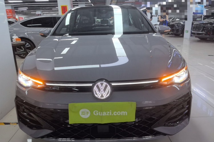 Volkswagen Golf 2026 car image #3