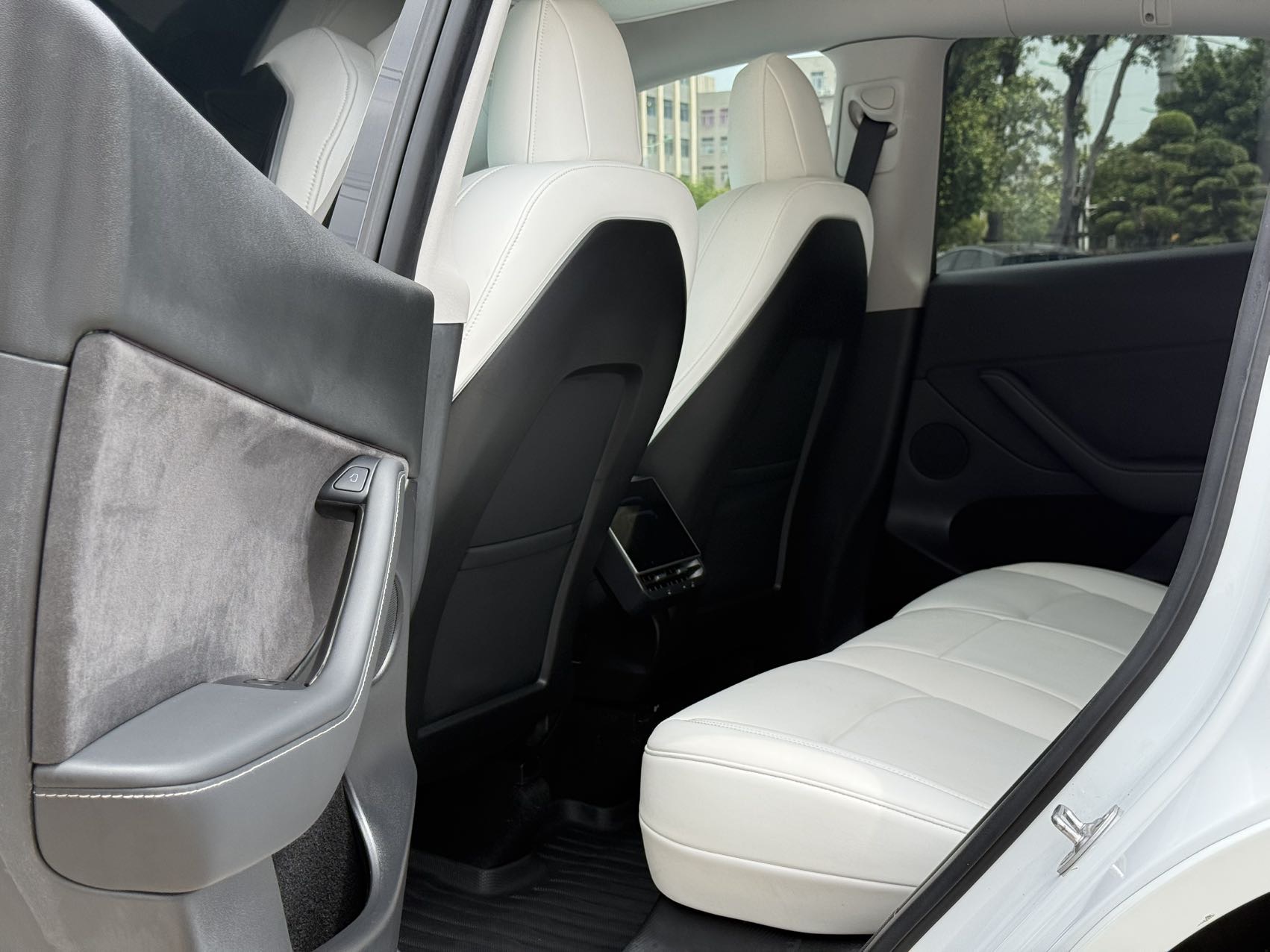 Tesla Model Y 2021 #5 Tesla Model Y 2021 car image #5