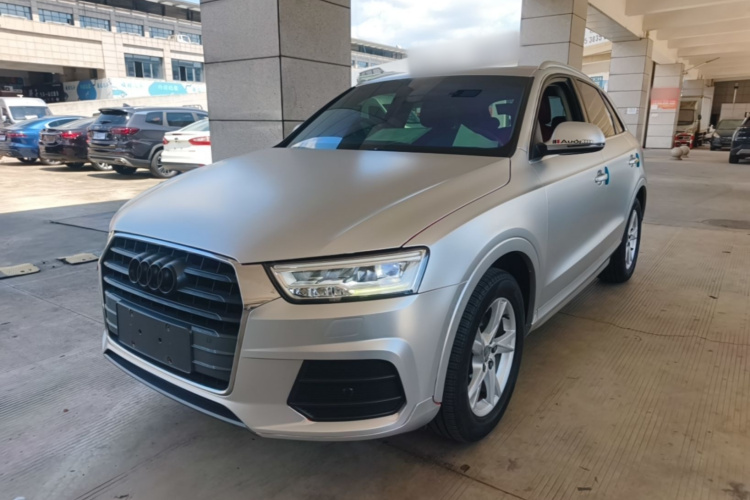 Audi Q3 2018 car image #2