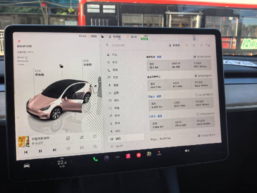 Tesla Model Y 2022 #8 Tesla Model Y 2022 car image #8