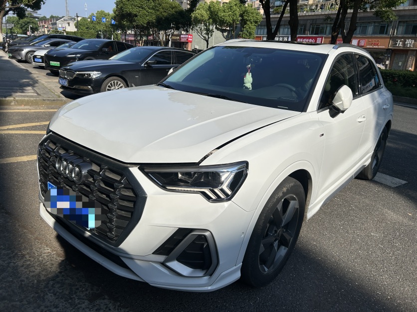 Audi Q3 2022 Audi Q3 2022 car image
