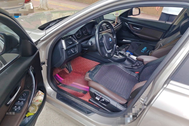 BMW 3 Series 2019 car image #18