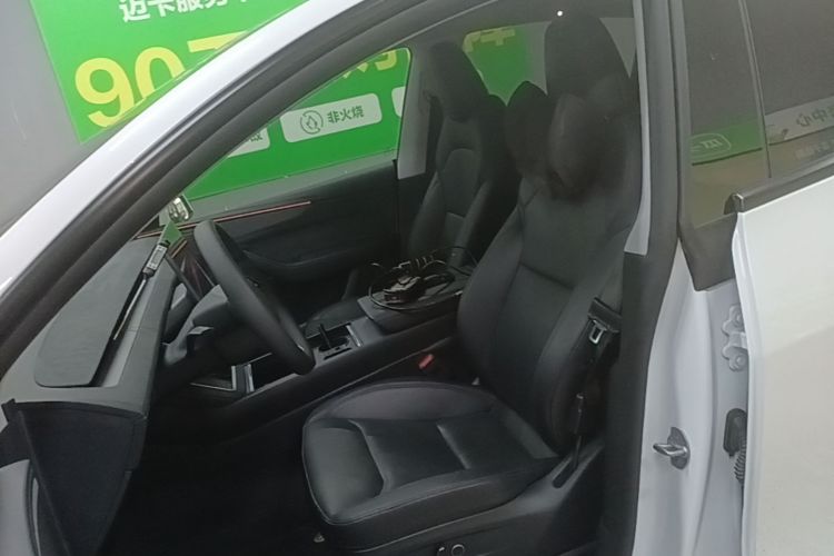 Tesla Model Y 2025 car image #19