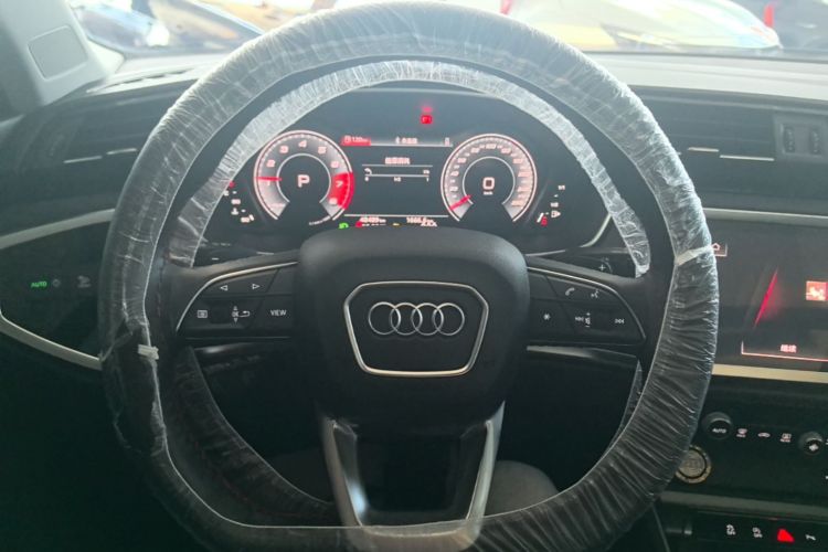 Audi Q3 2023 immagine di auto #11
