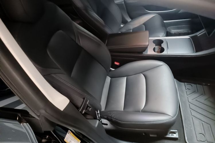 Tesla Model 3 2022 car image #24