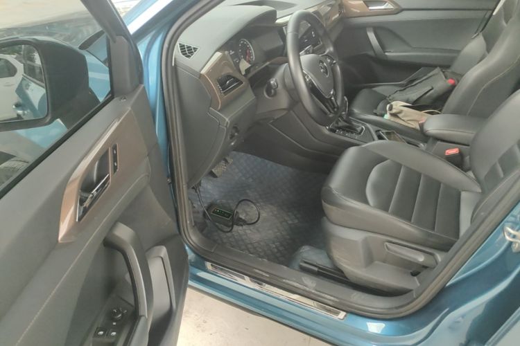 Volkswagen Tharu 2021 car image #16