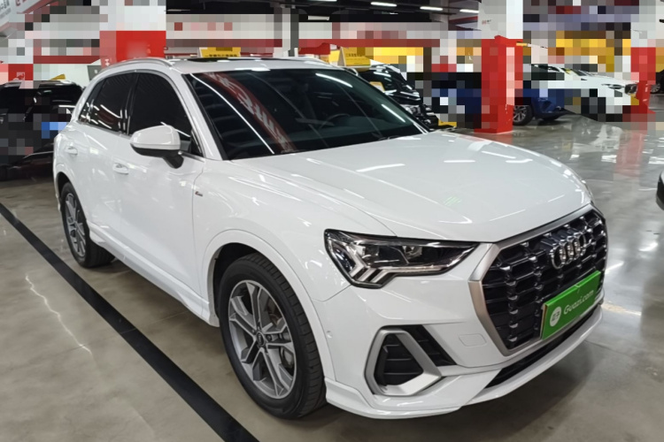 Audi Q3 2022 car image #6