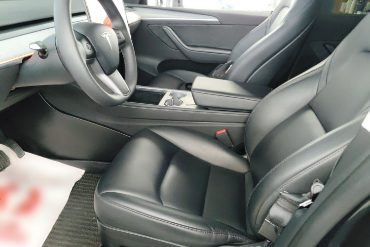 Tesla Model Y 2024 #15 Tesla Model Y 2024 car image #15