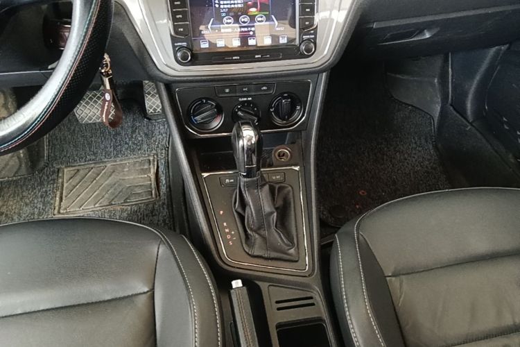 Volkswagen Lavida 2016 car image #14