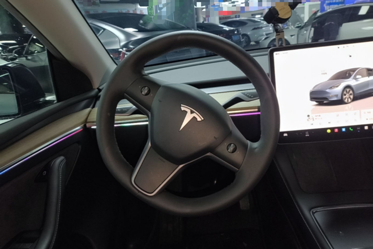 Tesla Model Y 2022 #15 Tesla Model Y 2022 car image #15