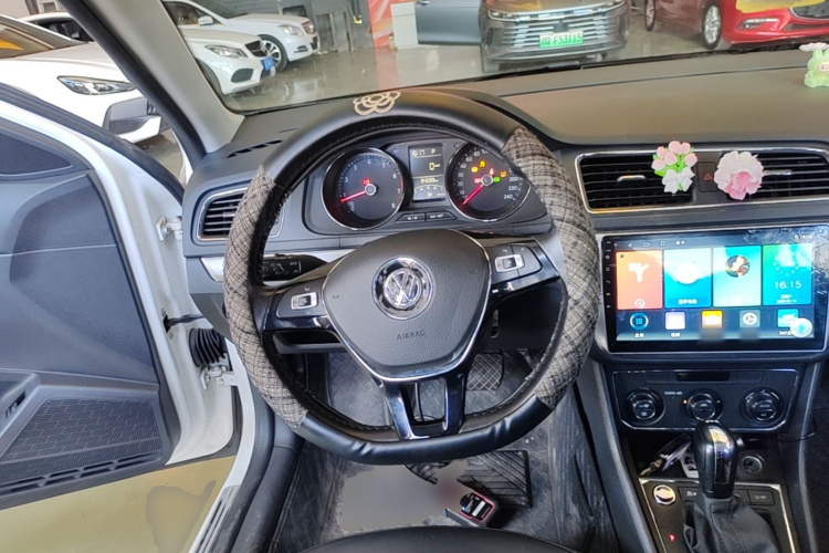 Volkswagen Lavida 2018 #11 Volkswagen Lavida 2018 car image #11