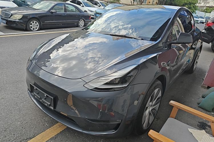Tesla Model Y 2022 #2 Tesla Model Y 2022 car image #2