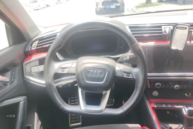 Audi Q3 2020 car image #12