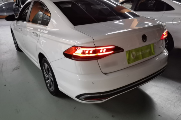 Volkswagen Bora 2026 car image #5