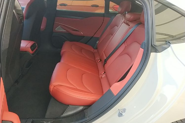 MI SU7 2025 car image #13