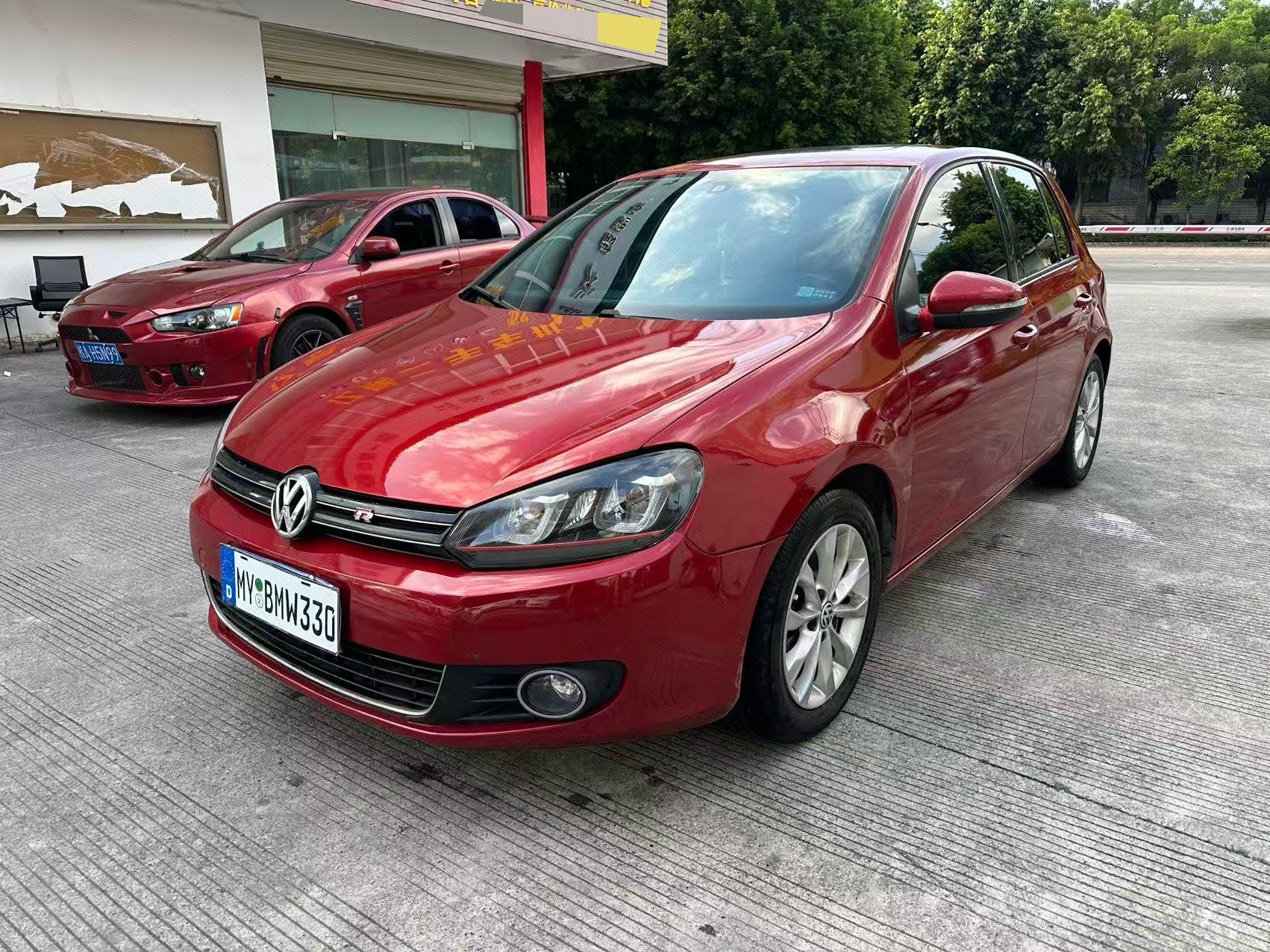Volkswagen Golf 2012 car image 