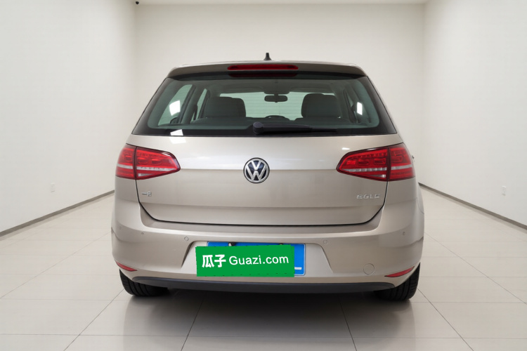 Volkswagen Golf 2017 car image #6