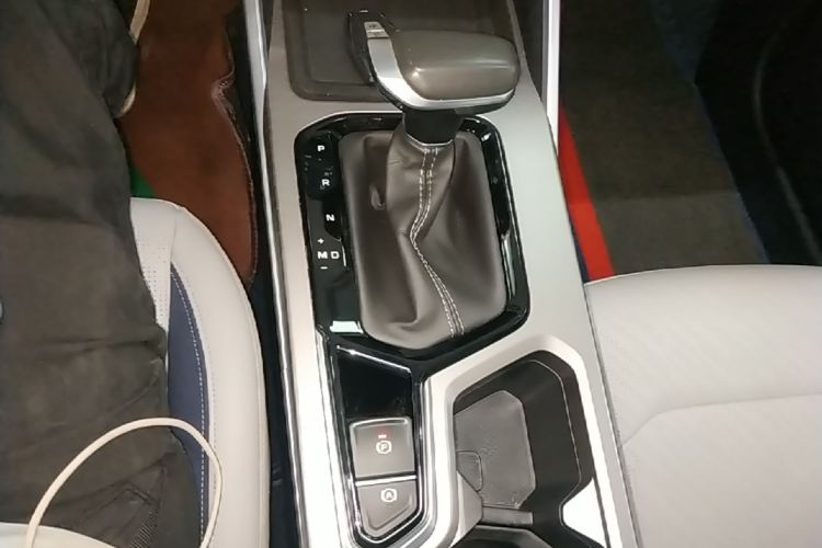 GEELY Emgrand 2022 car image #14