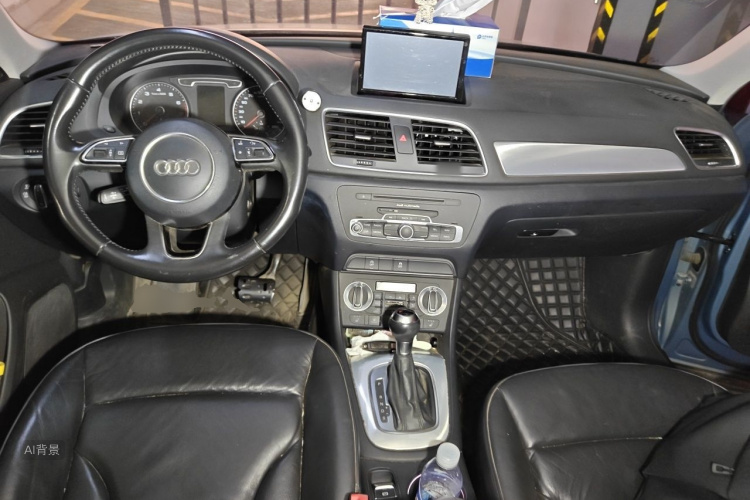 Audi Q3 2015 car image #11