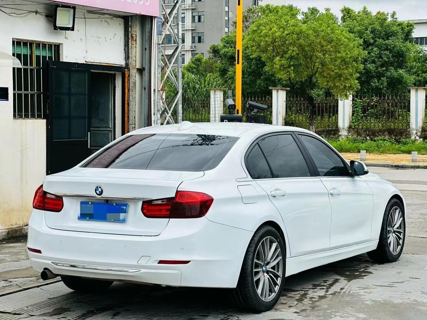 BMW 3 Series 2017 #5 BMW 3 Series 2017 car image #5