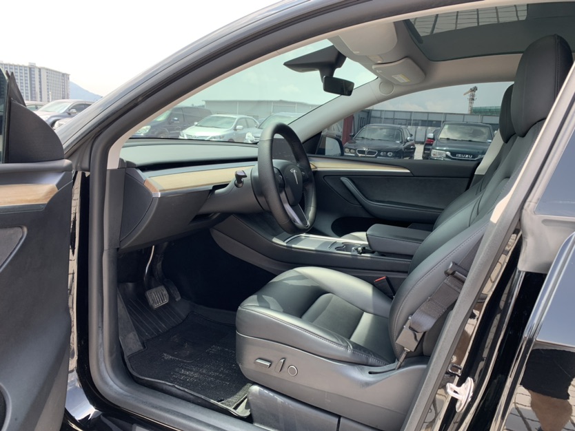 Tesla Model Y 2022 #7 Tesla Model Y 2022 car image #7
