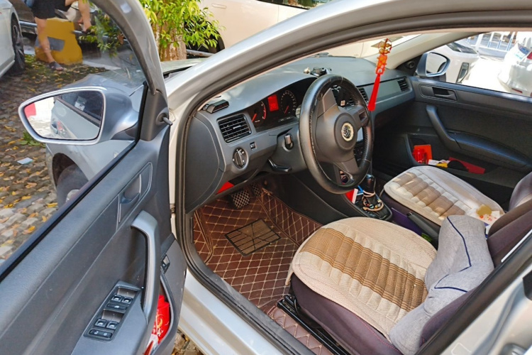 Volkswagen Santana 2015 car image #13