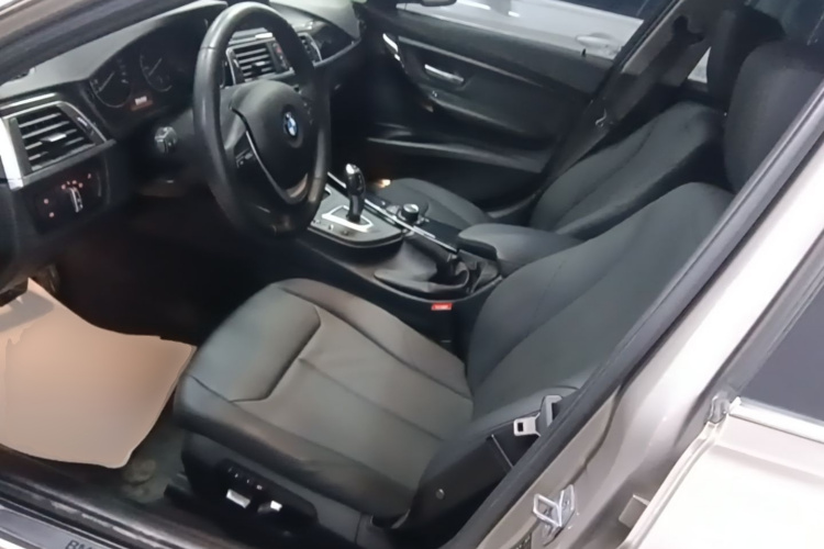 BMW 3 Series 2017 #15 BMW 3 Series 2017 car image #15