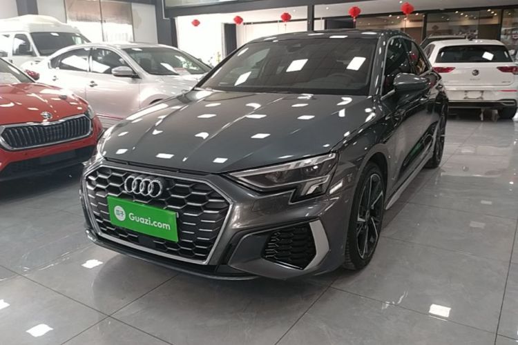 Audi A3 2023 immagine di auto #2