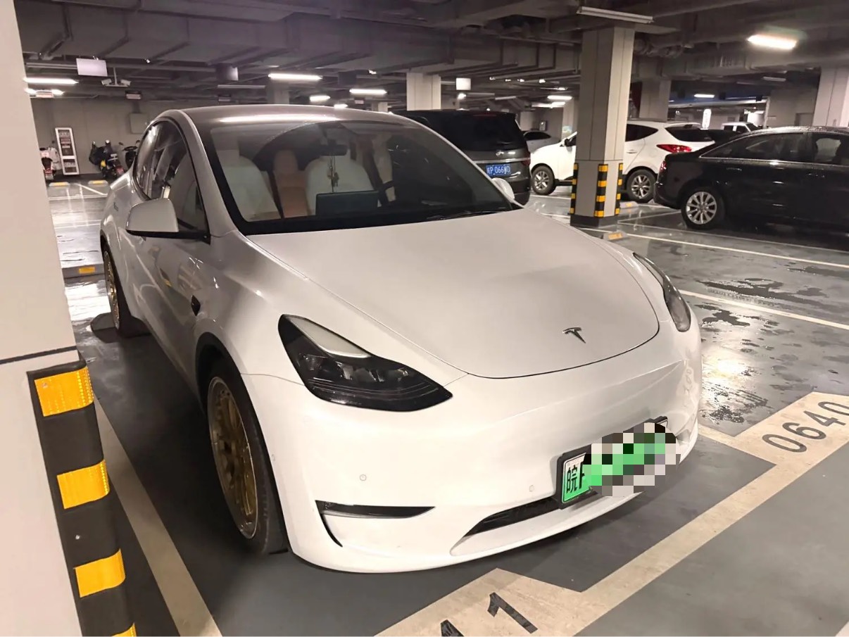 Tesla Model Y 2022 car image #3