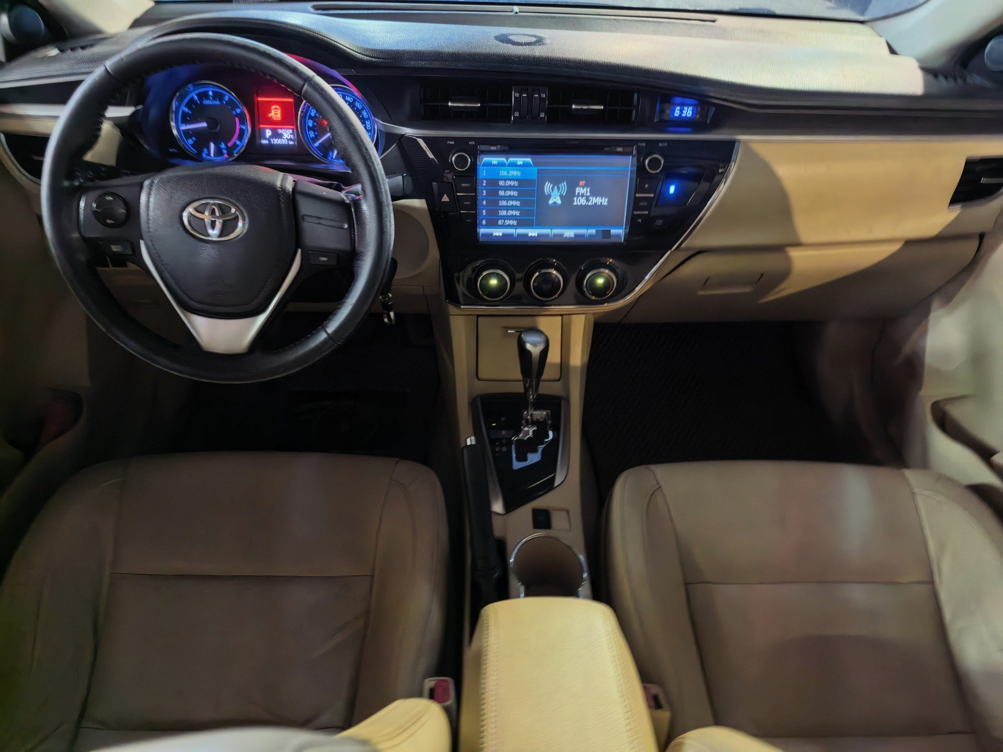 Toyota Corolla 2014 #4 Toyota Corolla 2014 car image #4