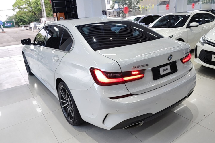 BMW 3 Series 2022 car image #7