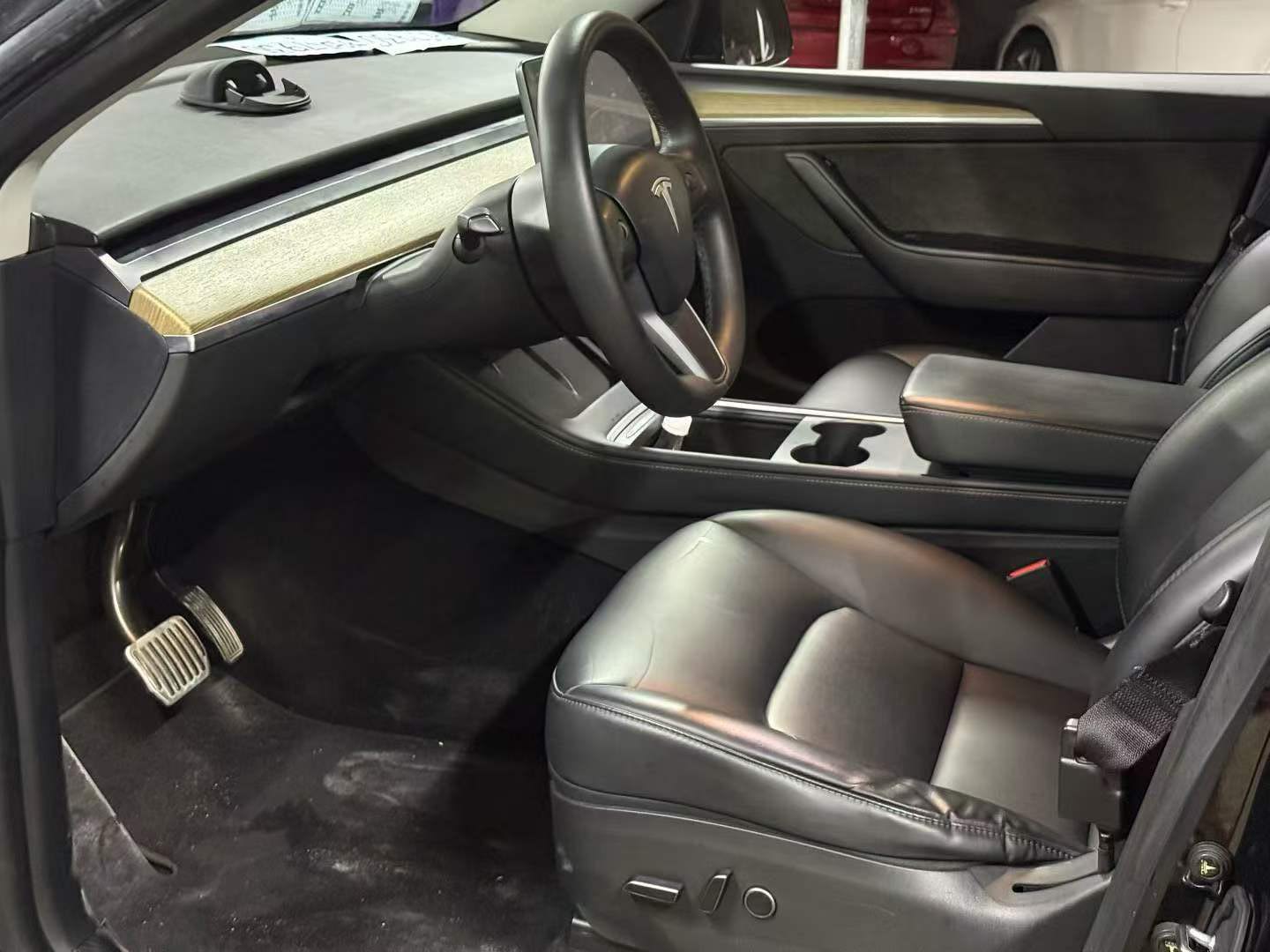 Tesla Model Y 2022 car image #5