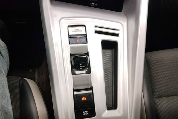 Volkswagen Golf 2021 car image #14