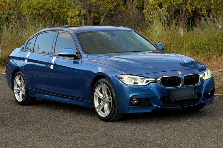 BMW 3 Series 2018 car image #3