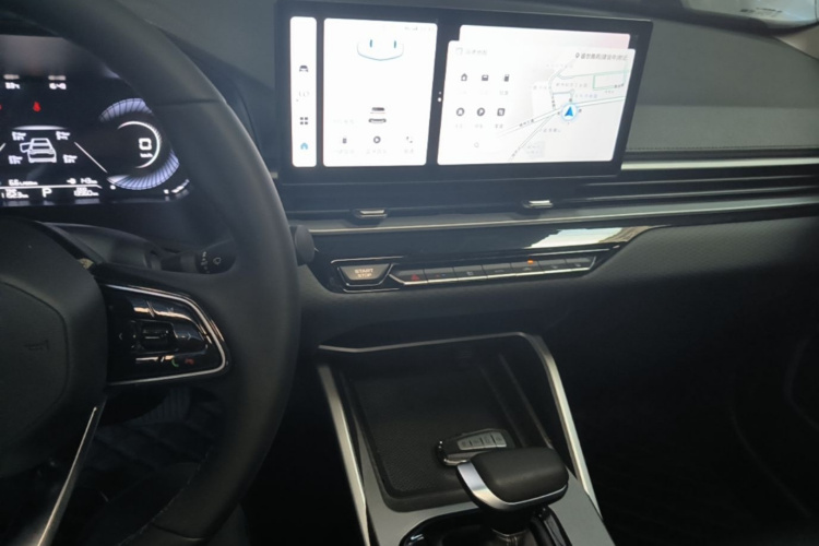 GEELY Emgrand 2024 car image #10