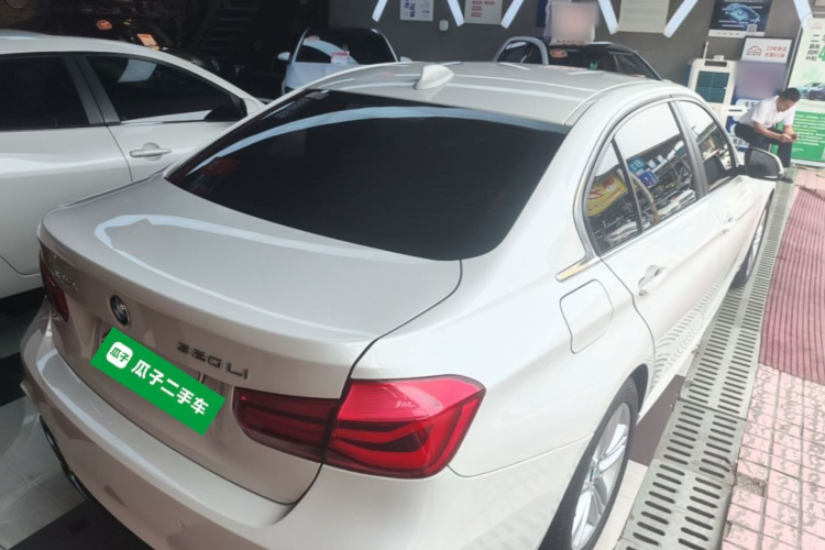BMW 3 Series 2017 #7 BMW 3 Series 2017 car image #7