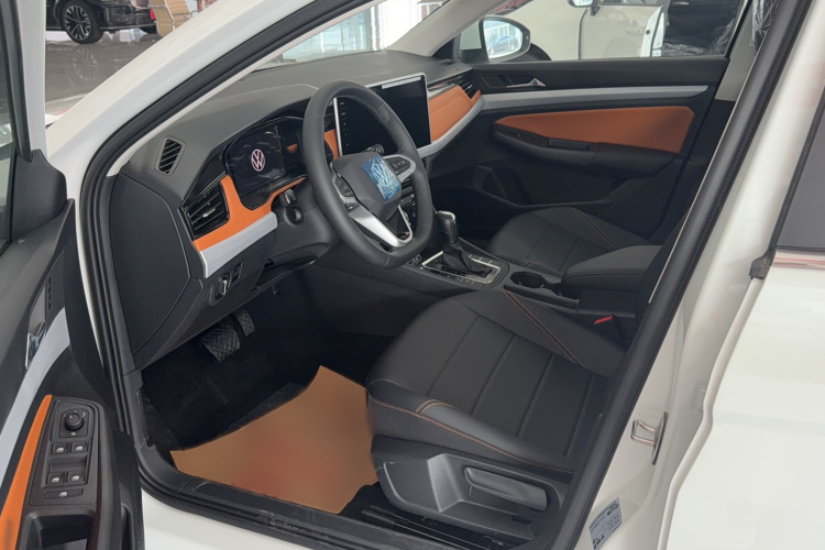 Volkswagen Bora 2026 car image #8