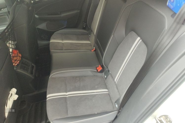 Volkswagen Golf 2021 car image #19