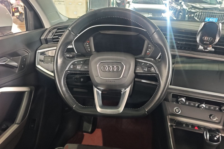 Audi Q3 2021 #11 Audi Q3 2021 car image #11