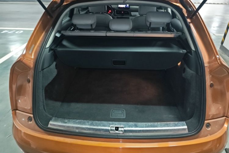Audi Q3 2016 car image #19