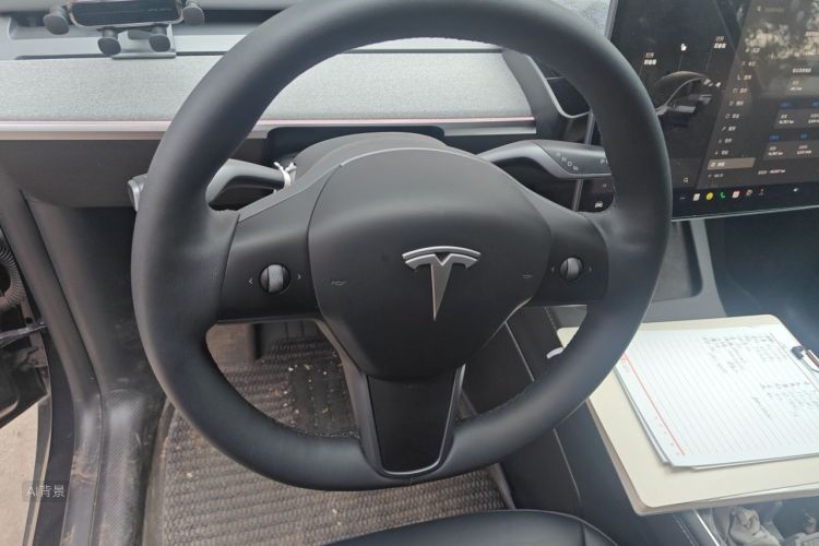 Tesla Model Y 2024 #12 Tesla Model Y 2024 car image #12