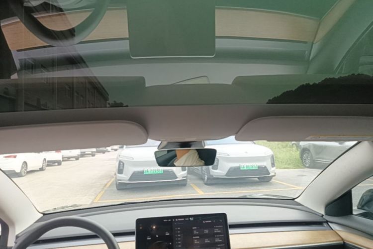 Tesla Model 3 2021 car image #18